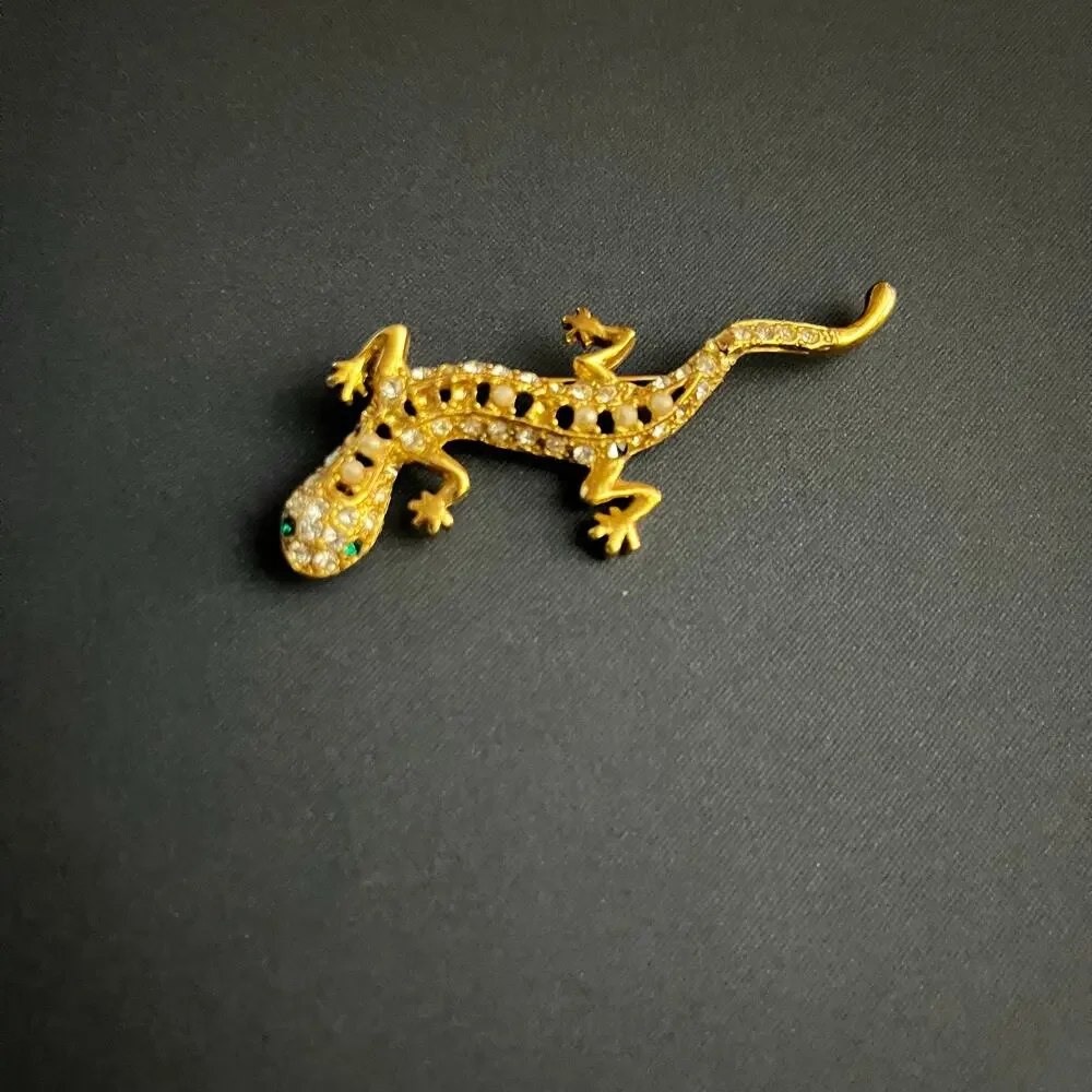 Gold Tone Gecko Lizard Brooch Rhinestone Greeb Eyes Animal Pin Statement‎ 2.75